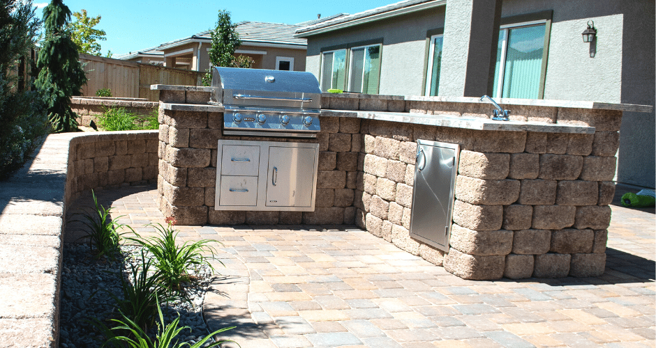 resort-style outdoor kitchen