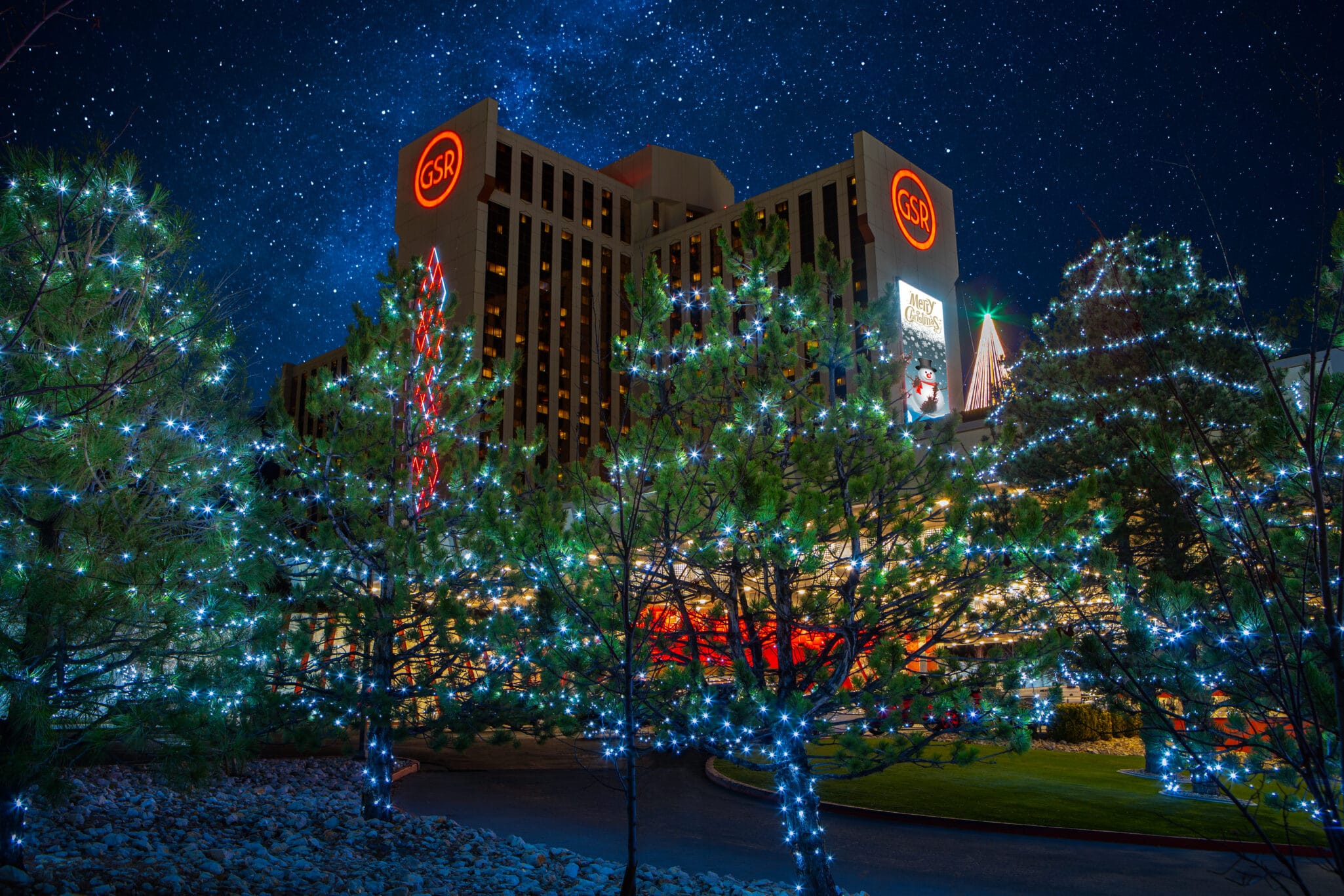 reno holiday lighting installation