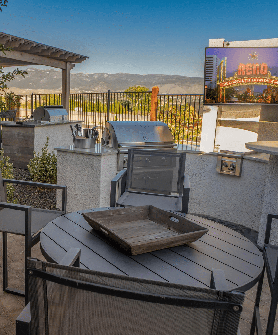 outdoor kitchen